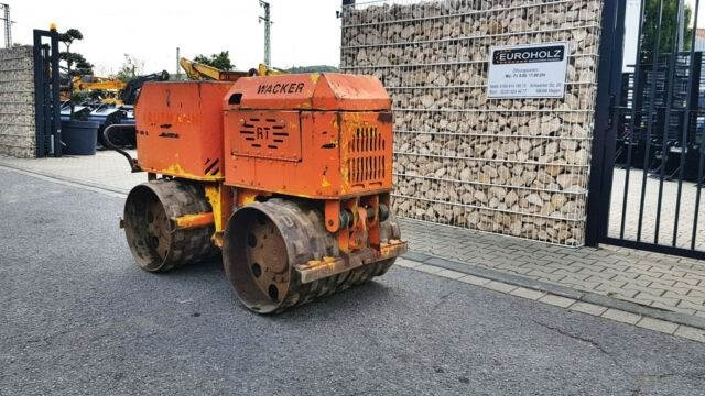 Wacker RT 820 Walze Fernbedienung Rüttelwalze - Vibro ploča: slika Wacker RT 820 Walze Fernbedienung Rüttelwalze - Vibro ploča Wacker RT 820 Walze Fernbedienung Rüttelwalze - Vibro ploča: slika Wacker RT 820 Walze Fernbedienung Rüttelwalze - Vibro ploča