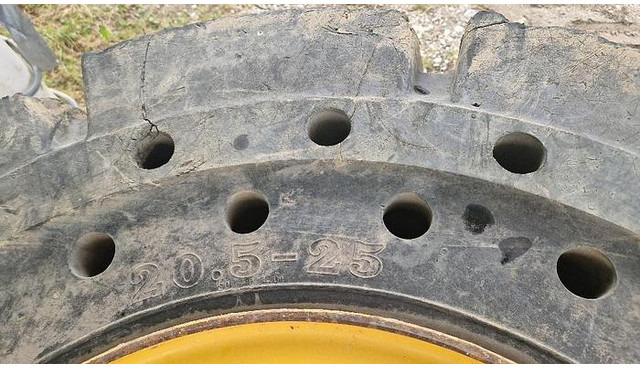 Big Vollgummi Räder 20,5 x 25 mit Volvo Felgen - Guma: slika Big Vollgummi Räder 20,5 x 25 mit Volvo Felgen - Guma Big Vollgummi Räder 20,5 x 25 mit Volvo Felgen - Guma: slika Big Vollgummi Räder 20,5 x 25 mit Volvo Felgen - Guma