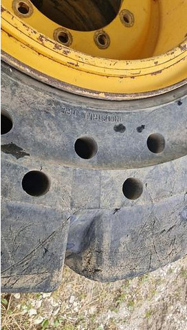 Big Vollgummi Räder 20,5 x 25 mit Volvo Felgen - Guma: slika Big Vollgummi Räder 20,5 x 25 mit Volvo Felgen - Guma Big Vollgummi Räder 20,5 x 25 mit Volvo Felgen - Guma: slika Big Vollgummi Räder 20,5 x 25 mit Volvo Felgen - Guma