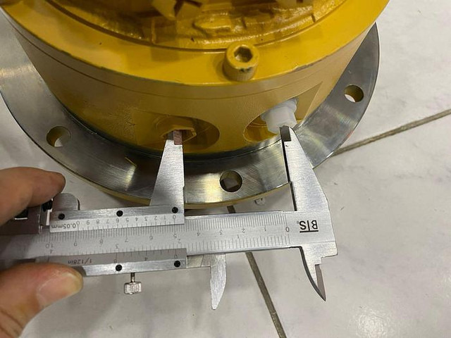 Bomag Fahrmotor (Poclain) 05816293 - Valjak: slika Bomag Fahrmotor (Poclain) 05816293 - Valjak Bomag Fahrmotor (Poclain) 05816293 - Valjak: slika Bomag Fahrmotor (Poclain) 05816293 - Valjak