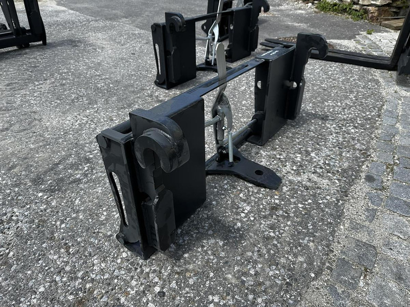 Big Adapter Merlo passend zu Euro Aufnahme - Priključak: slika Big Adapter Merlo passend zu Euro Aufnahme - Priključak Big Adapter Merlo passend zu Euro Aufnahme - Priključak: slika Big Adapter Merlo passend zu Euro Aufnahme - Priključak
