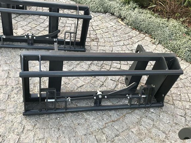 Weidemann Adapter pass. zu Euro Aufnahme - Priključak: slika Weidemann Adapter pass. zu Euro Aufnahme - Priključak Weidemann Adapter pass. zu Euro Aufnahme - Priključak: slika Weidemann Adapter pass. zu Euro Aufnahme - Priključak
