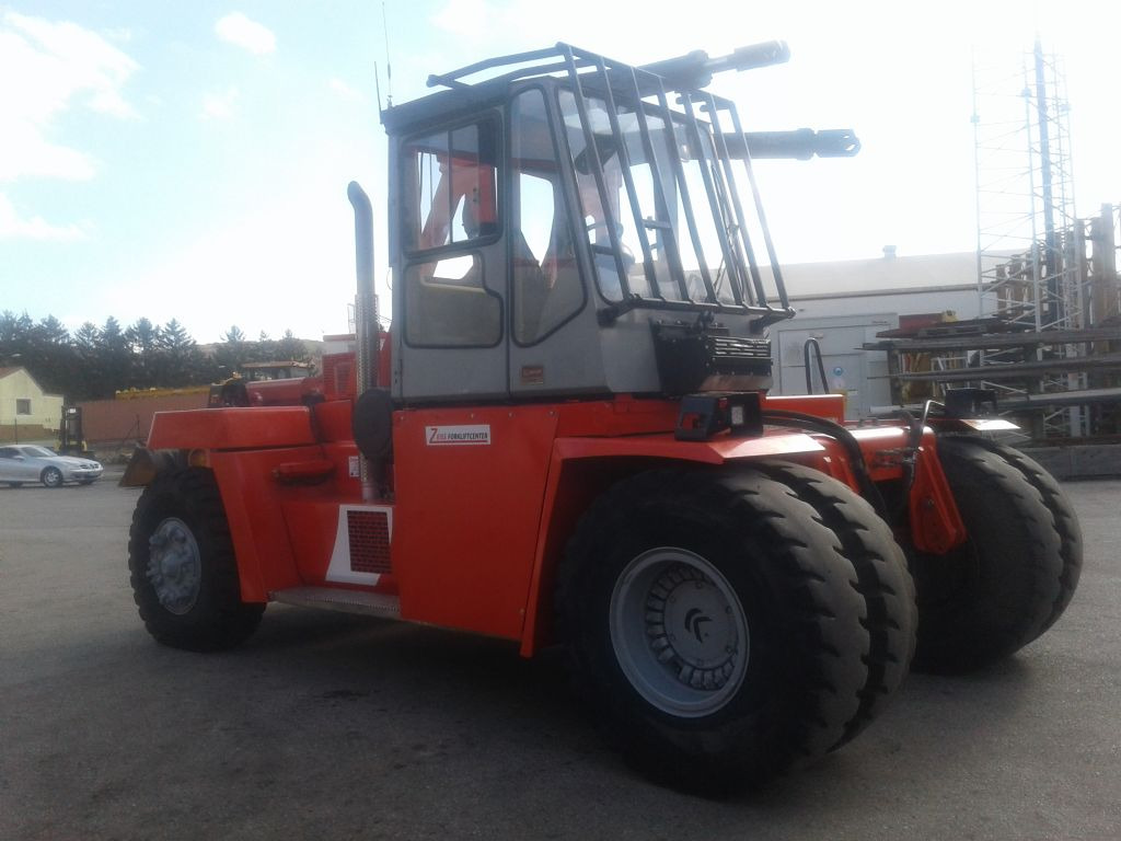 Kalmar DCE330-12 - Diesel viličar: slika Kalmar DCE330-12 - Diesel viličar Kalmar DCE330-12 - Diesel viličar: slika Kalmar DCE330-12 - Diesel viličar