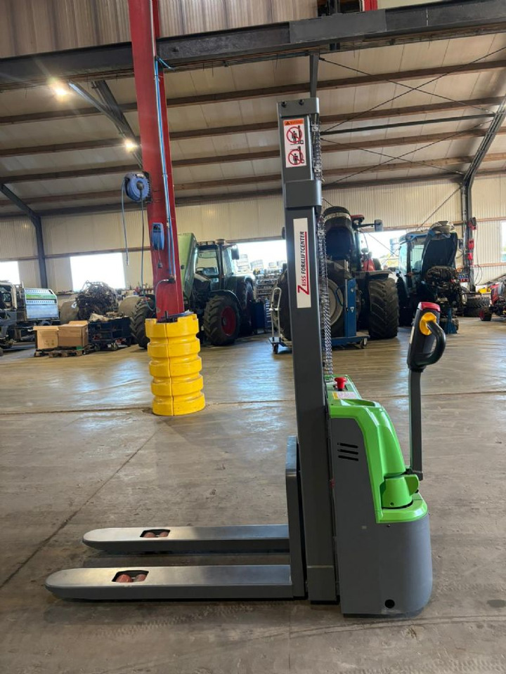 *Sonstige Osaka CDD12R-EN - Slagač stoga: slika *Sonstige Osaka CDD12R-EN - Slagač stoga *Sonstige Osaka CDD12R-EN - Slagač stoga: slika *Sonstige Osaka CDD12R-EN - Slagač stoga