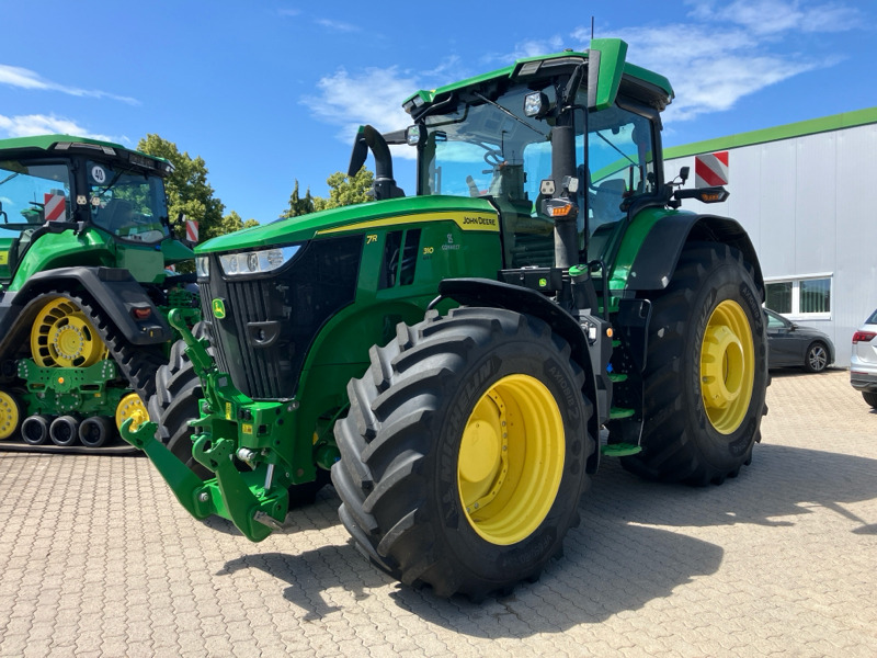 John Deere 7R310 mit PowerGard bis 02/27 - Traktor: slika John Deere 7R310 mit PowerGard bis 02/27 - Traktor John Deere 7R310 mit PowerGard bis 02/27 - Traktor: slika John Deere 7R310 mit PowerGard bis 02/27 - Traktor