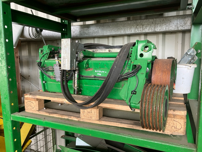 John Deere 8600 mit Kemper 460 StalkBuster und 639 PickUp - Kombajn: slika John Deere 8600 mit Kemper 460 StalkBuster und 639 PickUp - Kombajn John Deere 8600 mit Kemper 460 StalkBuster und 639 PickUp - Kombajn: slika John Deere 8600 mit Kemper 460 StalkBuster und 639 PickUp - Kombajn