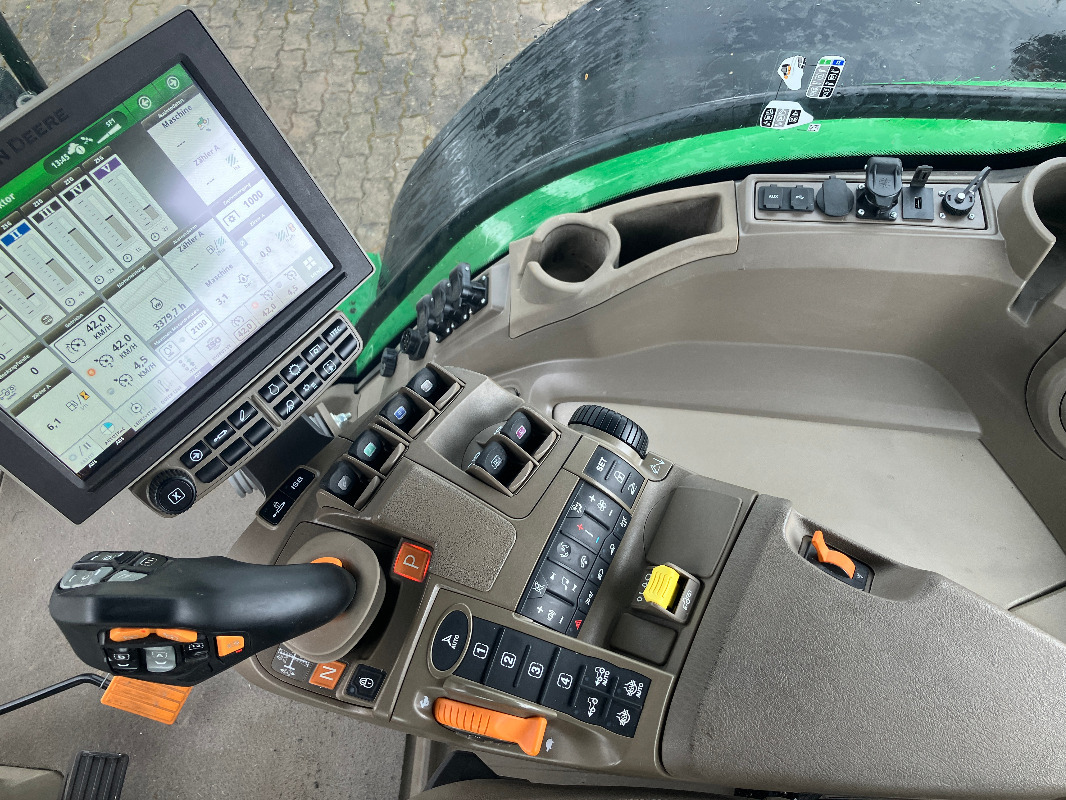 John Deere 8R370 - Traktor: slika John Deere 8R370 - Traktor John Deere 8R370 - Traktor: slika John Deere 8R370 - Traktor