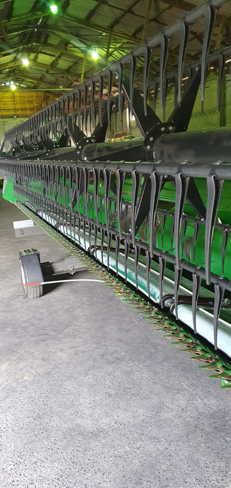 John Deere T560 - Kombajn za žetvu: slika John Deere T560 - Kombajn za žetvu John Deere T560 - Kombajn za žetvu: slika John Deere T560 - Kombajn za žetvu
