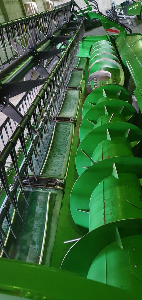 John Deere T560 - Kombajn za žetvu: slika John Deere T560 - Kombajn za žetvu John Deere T560 - Kombajn za žetvu: slika John Deere T560 - Kombajn za žetvu