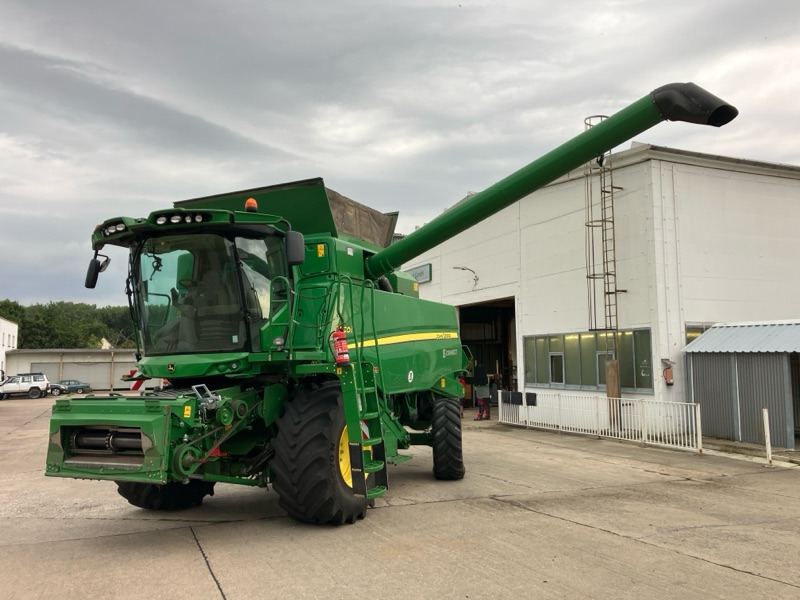 John Deere T560 mit 622R Schneidwerk - Kombajn za žetvu: slika John Deere T560 mit 622R Schneidwerk - Kombajn za žetvu John Deere T560 mit 622R Schneidwerk - Kombajn za žetvu: slika John Deere T560 mit 622R Schneidwerk - Kombajn za žetvu
