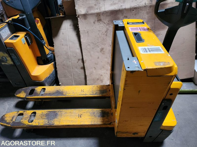 2 TRANSPALETTES ELECTRIQUE A LEVEE INITIALE 24V 150Ah CHARGEUR EMBARQUE DE 2019 - Paletni viličar: slika 2 TRANSPALETTES ELECTRIQUE A LEVEE INITIALE 24V 150Ah CHARGEUR EMBARQUE DE 2019 - Paletni viličar 2 TRANSPALETTES ELECTRIQUE A LEVEE INITIALE 24V 150Ah CHARGEUR EMBARQUE DE 2019 - Paletni viličar: slika 2 TRANSPALETTES ELECTRIQUE A LEVEE INITIALE 24V 150Ah CHARGEUR EMBARQUE DE 2019 - Paletni viličar