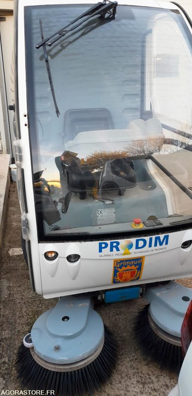 BALAYEUSE ELECTRIQUE ECO 36 - Cestovna čistilica: slika BALAYEUSE ELECTRIQUE ECO 36 - Cestovna čistilica BALAYEUSE ELECTRIQUE ECO 36 - Cestovna čistilica: slika BALAYEUSE ELECTRIQUE ECO 36 - Cestovna čistilica