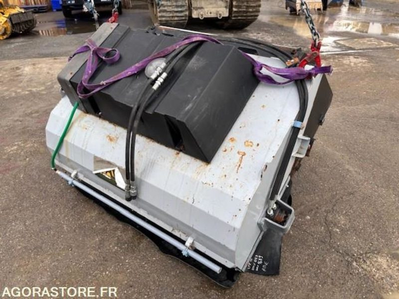 BALAYEUSE RAMASSEUSE AVEC ARROSAGE POUR SKID 155 CM - Cestovna čistilica: slika BALAYEUSE RAMASSEUSE AVEC ARROSAGE POUR SKID 155 CM - Cestovna čistilica BALAYEUSE RAMASSEUSE AVEC ARROSAGE POUR SKID 155 CM - Cestovna čistilica: slika BALAYEUSE RAMASSEUSE AVEC ARROSAGE POUR SKID 155 CM - Cestovna čistilica