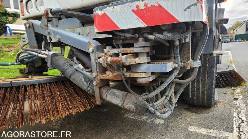 BALAYEUSE RAMASSEUSE DULEVO 5000 - Cestovna čistilica: slika BALAYEUSE RAMASSEUSE DULEVO 5000 - Cestovna čistilica BALAYEUSE RAMASSEUSE DULEVO 5000 - Cestovna čistilica: slika BALAYEUSE RAMASSEUSE DULEVO 5000 - Cestovna čistilica