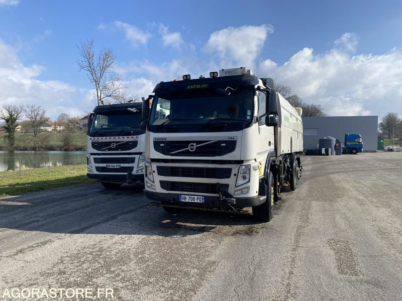BALAYEUSE VOLVO BLANC 6 ROUES - ANNEE 2013 - 245000KMS - Cestovna čistilica: slika BALAYEUSE VOLVO BLANC 6 ROUES - ANNEE 2013 - 245000KMS - Cestovna čistilica BALAYEUSE VOLVO BLANC 6 ROUES - ANNEE 2013 - 245000KMS - Cestovna čistilica: slika BALAYEUSE VOLVO BLANC 6 ROUES - ANNEE 2013 - 245000KMS - Cestovna čistilica