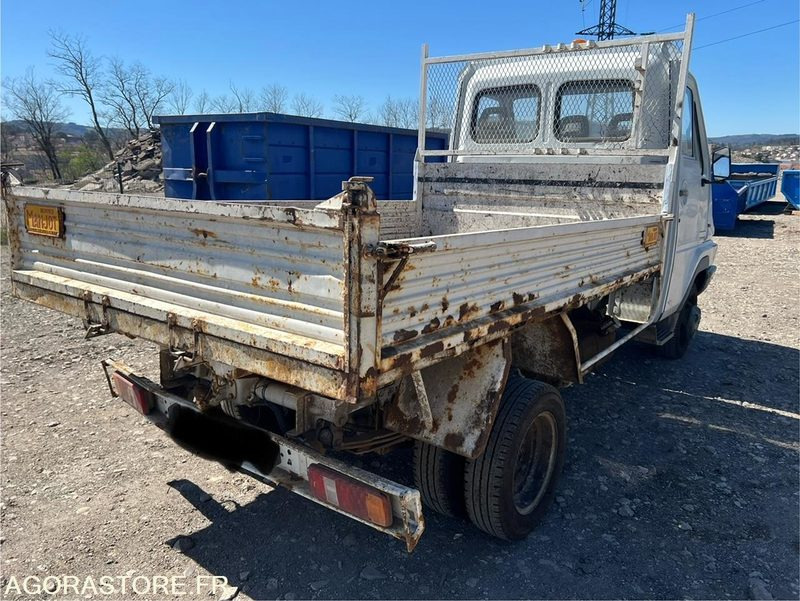 BENNE RENAULT B80 - 1995 - 125 800 KM - Mali kamion kiper: slika BENNE RENAULT B80 - 1995 - 125 800 KM - Mali kamion kiper BENNE RENAULT B80 - 1995 - 125 800 KM - Mali kamion kiper: slika BENNE RENAULT B80 - 1995 - 125 800 KM - Mali kamion kiper