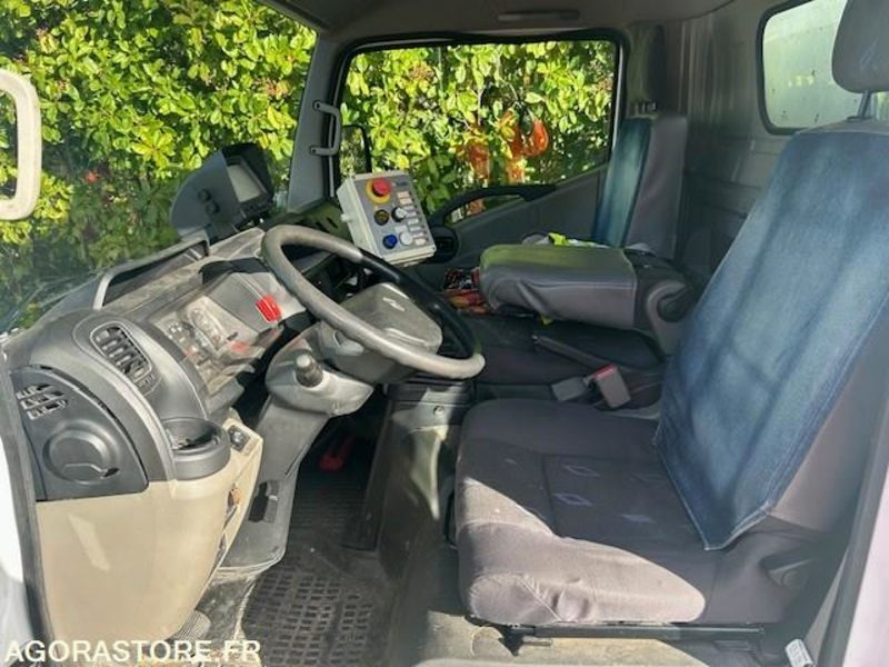 BOM 4.5t Renault Maxity - Kamion za odvoz smeća: slika BOM 4.5t Renault Maxity - Kamion za odvoz smeća BOM 4.5t Renault Maxity - Kamion za odvoz smeća: slika BOM 4.5t Renault Maxity - Kamion za odvoz smeća