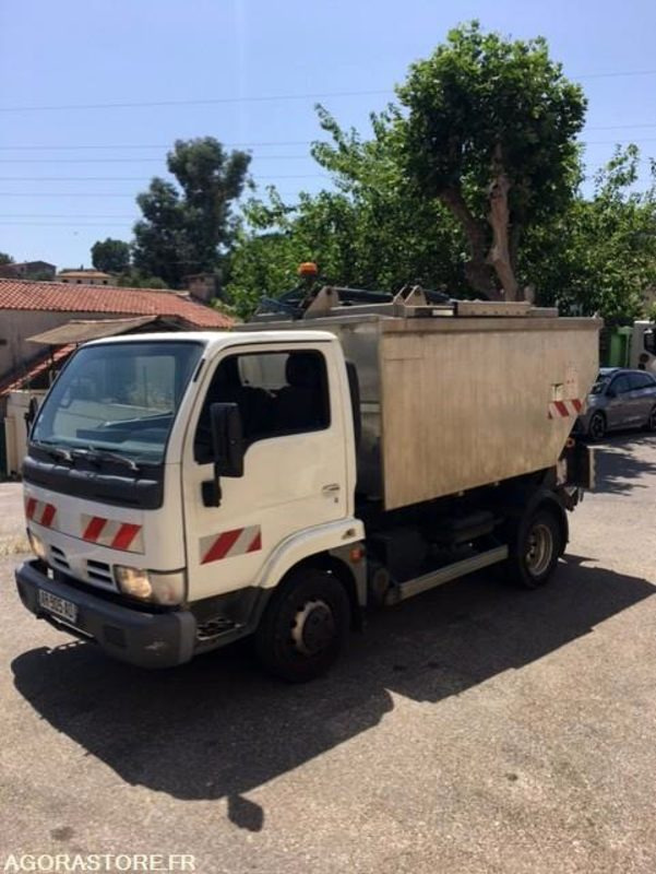 BOM ALU PROVENCE BENNES NISSAN CABSTAR 2005 3T5 PERMIS B - Mali kamion kiper: slika BOM ALU PROVENCE BENNES NISSAN CABSTAR 2005 3T5 PERMIS B - Mali kamion kiper BOM ALU PROVENCE BENNES NISSAN CABSTAR 2005 3T5 PERMIS B - Mali kamion kiper: slika BOM ALU PROVENCE BENNES NISSAN CABSTAR 2005 3T5 PERMIS B - Mali kamion kiper