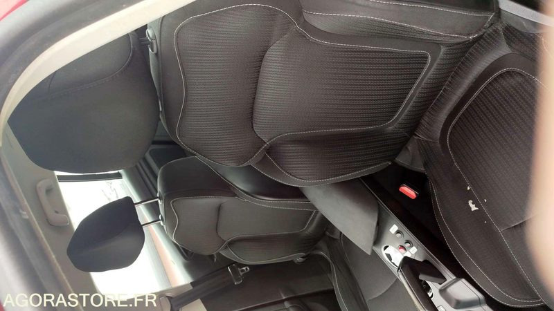 BREAK Renault Mégane - 2019 - Karavan: slika BREAK Renault Mégane - 2019 - Karavan BREAK Renault Mégane - 2019 - Karavan: slika BREAK Renault Mégane - 2019 - Karavan