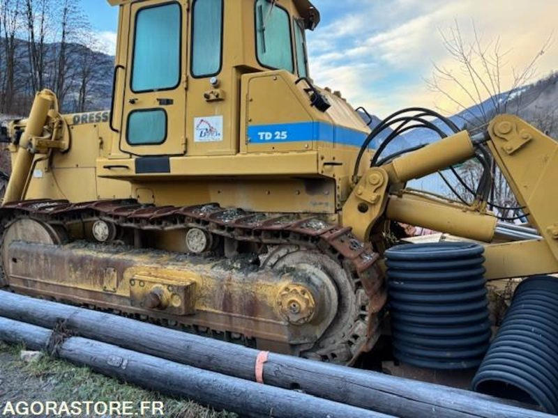 BULLDOZER DRESSER TD25 4635 HEURES - Buldožer: slika BULLDOZER DRESSER TD25 4635 HEURES - Buldožer BULLDOZER DRESSER TD25 4635 HEURES - Buldožer: slika BULLDOZER DRESSER TD25 4635 HEURES - Buldožer