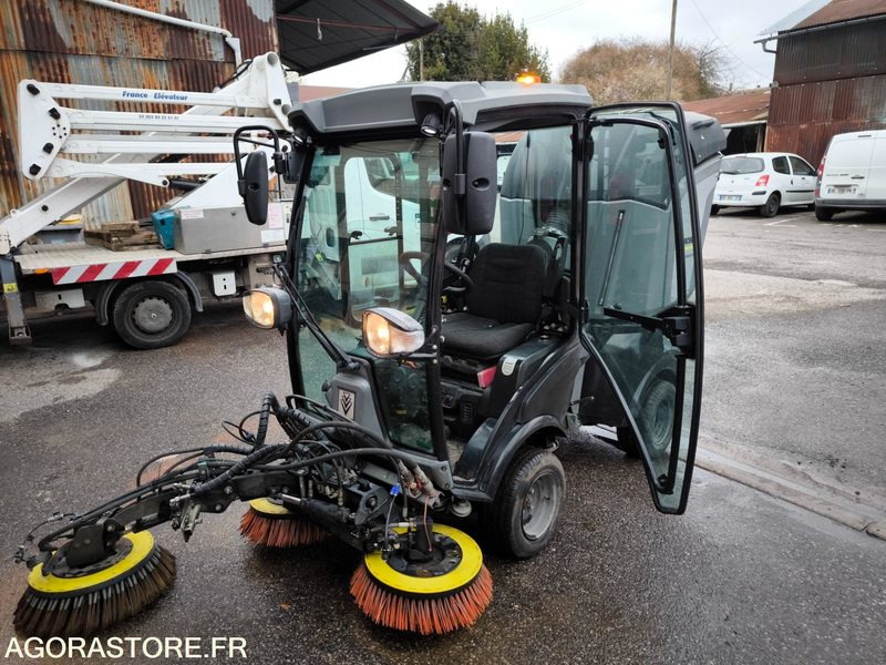 Balayeuse KARCHER MIC 34C 558 heures 2019 - Cestovna čistilica: slika Balayeuse KARCHER MIC 34C 558 heures 2019 - Cestovna čistilica Balayeuse KARCHER MIC 34C 558 heures 2019 - Cestovna čistilica: slika Balayeuse KARCHER MIC 34C 558 heures 2019 - Cestovna čistilica