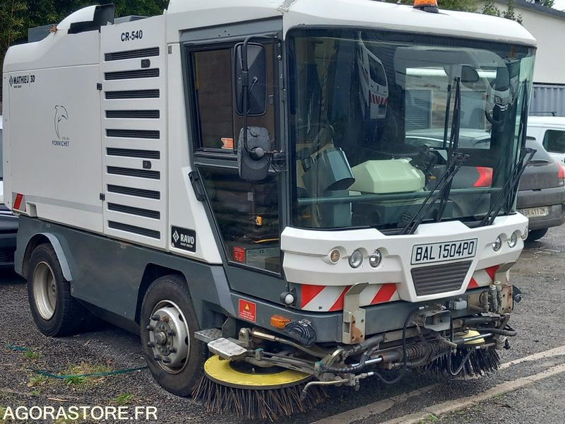 Balayeuse RAVO 540 XL + 3ème balai - Cestovna čistilica: slika Balayeuse RAVO 540 XL + 3ème balai - Cestovna čistilica Balayeuse RAVO 540 XL + 3ème balai - Cestovna čistilica: slika Balayeuse RAVO 540 XL + 3ème balai - Cestovna čistilica