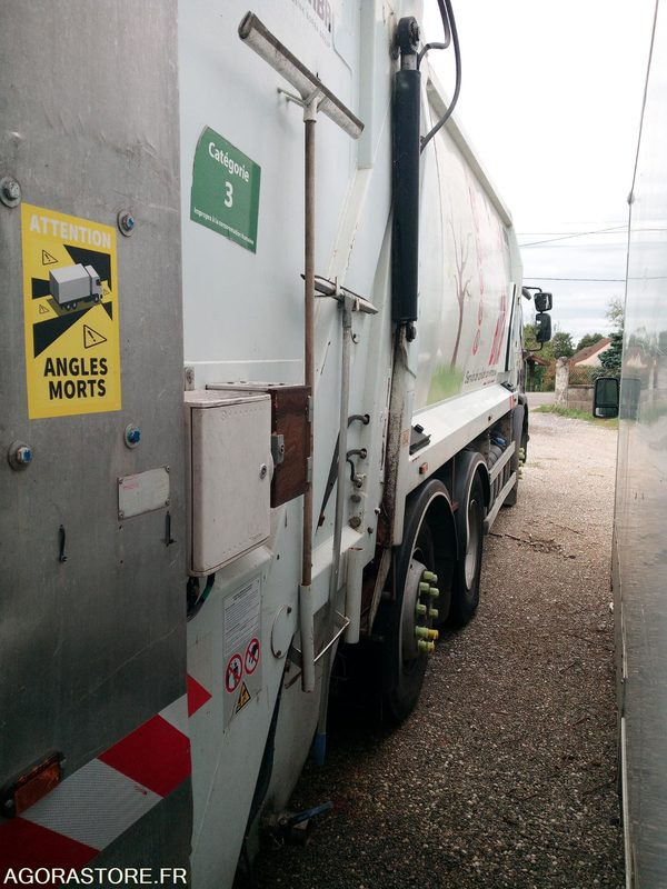 Bom Renault 320DXI - Kamion za odvoz smeća: slika Bom Renault 320DXI - Kamion za odvoz smeća Bom Renault 320DXI - Kamion za odvoz smeća: slika Bom Renault 320DXI - Kamion za odvoz smeća