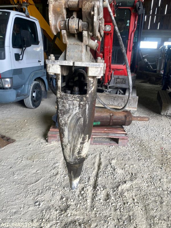 Brise roche Sandvik BR211 M1 - Hidraulični čekić: slika Brise roche Sandvik BR211 M1 - Hidraulični čekić Brise roche Sandvik BR211 M1 - Hidraulični čekić: slika Brise roche Sandvik BR211 M1 - Hidraulični čekić