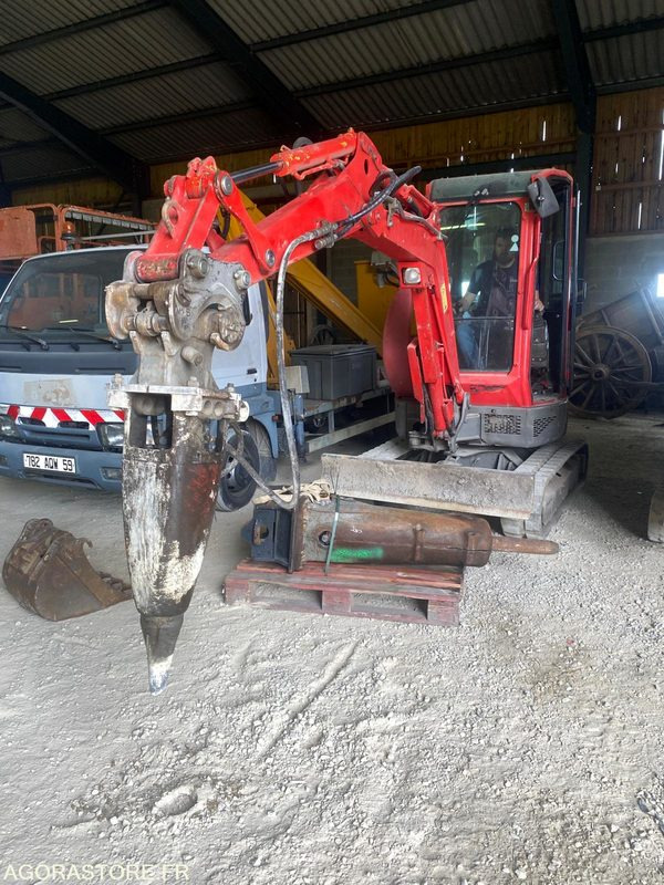 Brise roche Sandvik BR211 M1 - Hidraulični čekić: slika Brise roche Sandvik BR211 M1 - Hidraulični čekić Brise roche Sandvik BR211 M1 - Hidraulični čekić: slika Brise roche Sandvik BR211 M1 - Hidraulični čekić