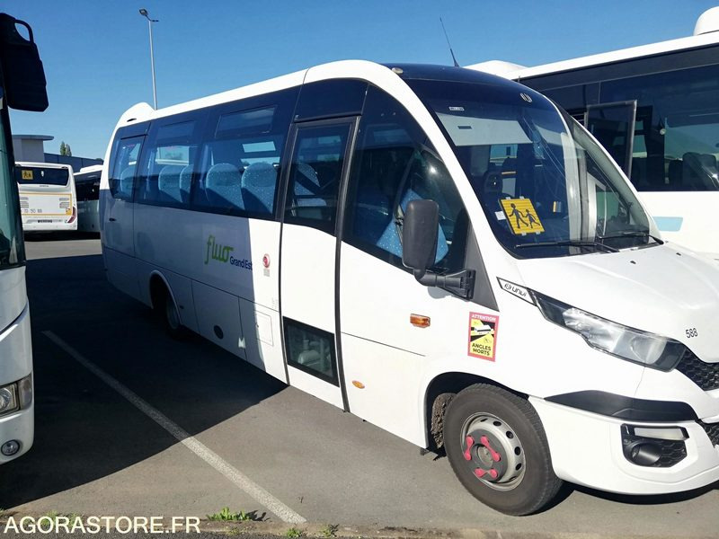 Bus Iveco UNVI 70C17 - 2017 - 120 000 km - Školski autobus: slika Bus Iveco UNVI 70C17 - 2017 - 120 000 km - Školski autobus Bus Iveco UNVI 70C17 - 2017 - 120 000 km - Školski autobus: slika Bus Iveco UNVI 70C17 - 2017 - 120 000 km - Školski autobus