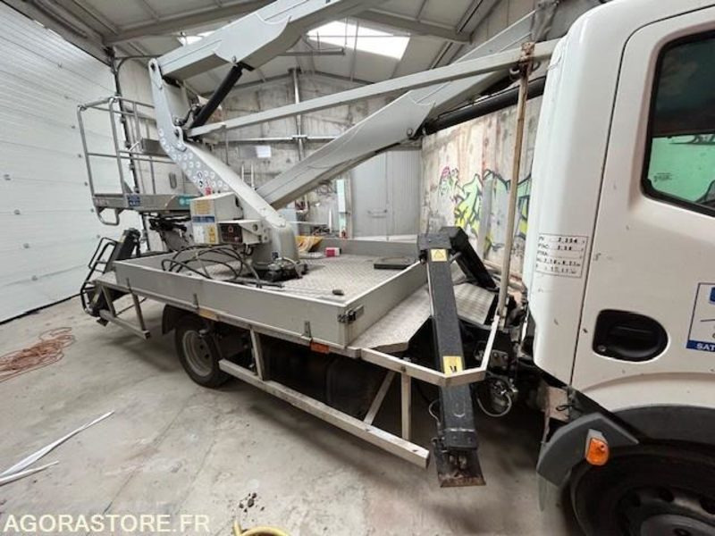 CAMION NACELLE NISSAN IMER P 23 AS 11 2013 20 000 KM - Podizna platforma montirana na kamion: slika CAMION NACELLE NISSAN IMER P 23 AS 11 2013 20 000 KM - Podizna platforma montirana na kamion CAMION NACELLE NISSAN IMER P 23 AS 11 2013 20 000 KM - Podizna platforma montirana na kamion: slika CAMION NACELLE NISSAN IMER P 23 AS 11 2013 20 000 KM - Podizna platforma montirana na kamion