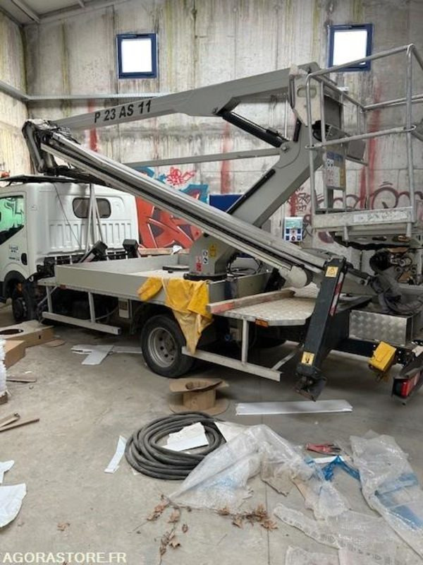 CAMION NACELLE NISSAN IMER P 23 AS 11 2013 20 000 KM - Podizna platforma montirana na kamion: slika CAMION NACELLE NISSAN IMER P 23 AS 11 2013 20 000 KM - Podizna platforma montirana na kamion CAMION NACELLE NISSAN IMER P 23 AS 11 2013 20 000 KM - Podizna platforma montirana na kamion: slika CAMION NACELLE NISSAN IMER P 23 AS 11 2013 20 000 KM - Podizna platforma montirana na kamion