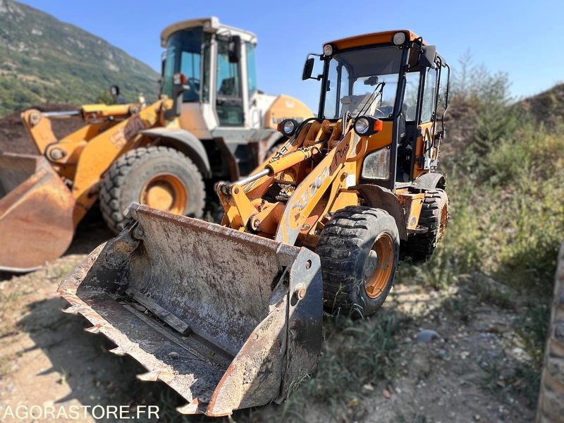 CHARGEUSE SUR PNEUS VENIERI 263B PLUS Année 2007 - 4860 heures - Utovarivač: slika CHARGEUSE SUR PNEUS VENIERI 263B PLUS Année 2007 - 4860 heures - Utovarivač CHARGEUSE SUR PNEUS VENIERI 263B PLUS Année 2007 - 4860 heures - Utovarivač: slika CHARGEUSE SUR PNEUS VENIERI 263B PLUS Année 2007 - 4860 heures - Utovarivač