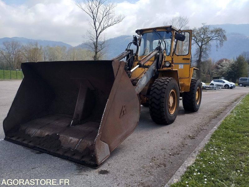 CHARGEUSE SUR PNEUS VOLVO L70 de 1993 n°9930 HS A REPARER - Utovarivač: slika CHARGEUSE SUR PNEUS VOLVO L70 de 1993 n°9930 HS A REPARER - Utovarivač CHARGEUSE SUR PNEUS VOLVO L70 de 1993 n°9930 HS A REPARER - Utovarivač: slika CHARGEUSE SUR PNEUS VOLVO L70 de 1993 n°9930 HS A REPARER - Utovarivač