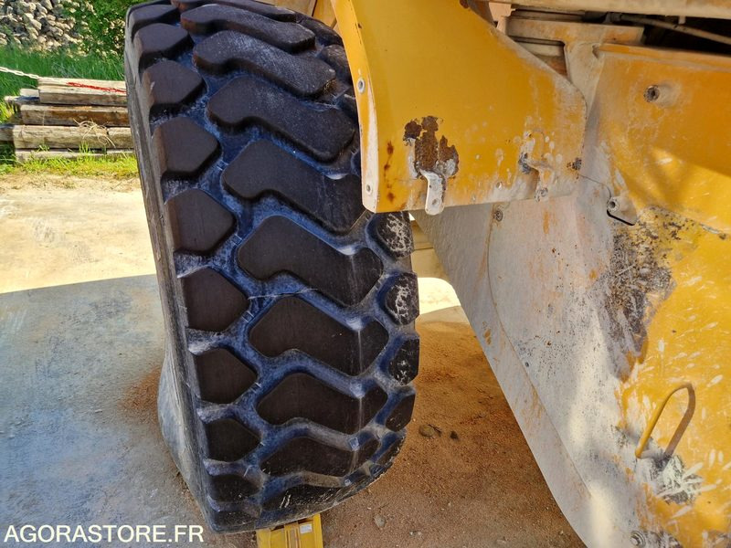 Utovarivač CHARGEUSE VOLVO L60E - 2005 / 6 670 HEURES: slika Utovarivač CHARGEUSE VOLVO L60E - 2005 / 6 670 HEURES