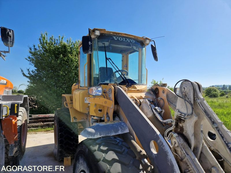 CHARGEUSE VOLVO L60E - 2005 / 6 670 HEURES - Utovarivač: slika CHARGEUSE VOLVO L60E - 2005 / 6 670 HEURES - Utovarivač CHARGEUSE VOLVO L60E - 2005 / 6 670 HEURES - Utovarivač: slika CHARGEUSE VOLVO L60E - 2005 / 6 670 HEURES - Utovarivač