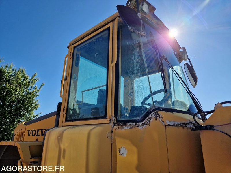 Utovarivač CHARGEUSE VOLVO L60E - 2005 / 6 670 HEURES: slika Utovarivač CHARGEUSE VOLVO L60E - 2005 / 6 670 HEURES