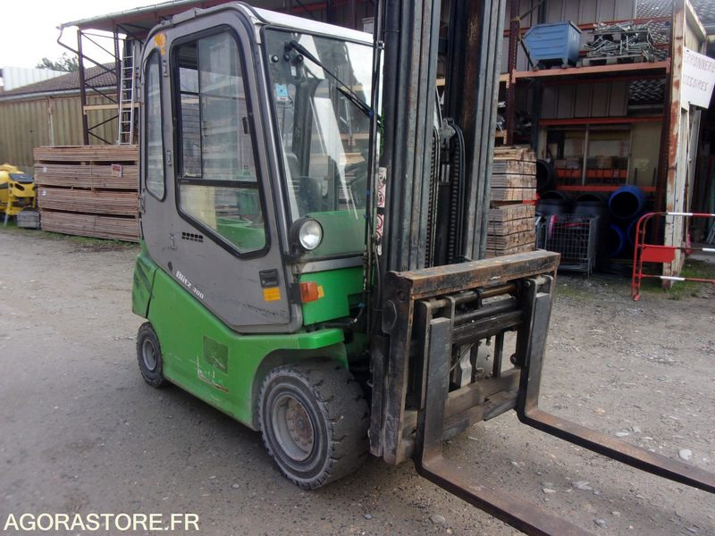 CHARIOT ÉLÉVATEUR 3 TONNES POSITIONNEUR DE FOURCHES ELECTRIQUE CESAB - Električni viličar: slika CHARIOT ÉLÉVATEUR 3 TONNES POSITIONNEUR DE FOURCHES ELECTRIQUE CESAB - Električni viličar CHARIOT ÉLÉVATEUR 3 TONNES POSITIONNEUR DE FOURCHES ELECTRIQUE CESAB - Električni viličar: slika CHARIOT ÉLÉVATEUR 3 TONNES POSITIONNEUR DE FOURCHES ELECTRIQUE CESAB - Električni viličar