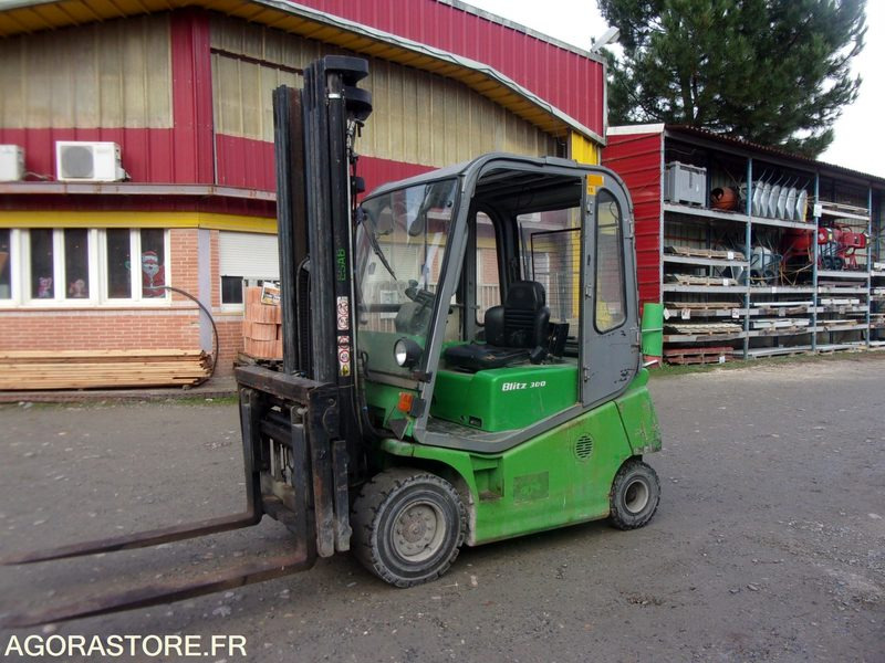 CHARIOT ÉLÉVATEUR 3 TONNES POSITIONNEUR DE FOURCHES ELECTRIQUE CESAB - Električni viličar: slika CHARIOT ÉLÉVATEUR 3 TONNES POSITIONNEUR DE FOURCHES ELECTRIQUE CESAB - Električni viličar CHARIOT ÉLÉVATEUR 3 TONNES POSITIONNEUR DE FOURCHES ELECTRIQUE CESAB - Električni viličar: slika CHARIOT ÉLÉVATEUR 3 TONNES POSITIONNEUR DE FOURCHES ELECTRIQUE CESAB - Električni viličar