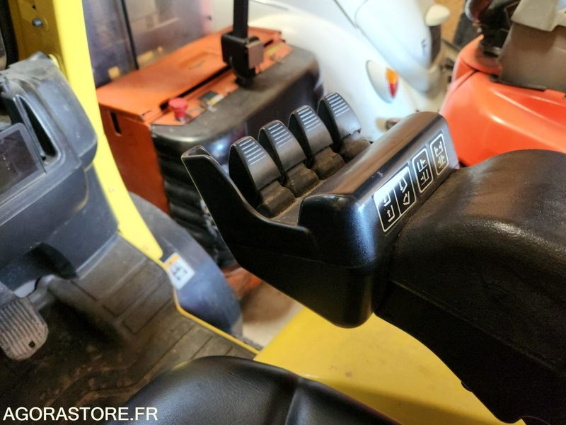 CHARIOT ELEVATEUR DIESEL 3T5 HYSTER H3.5FT - 2007 - 1033 heures - Diesel viličar: slika CHARIOT ELEVATEUR DIESEL 3T5 HYSTER H3.5FT - 2007 - 1033 heures - Diesel viličar CHARIOT ELEVATEUR DIESEL 3T5 HYSTER H3.5FT - 2007 - 1033 heures - Diesel viličar: slika CHARIOT ELEVATEUR DIESEL 3T5 HYSTER H3.5FT - 2007 - 1033 heures - Diesel viličar