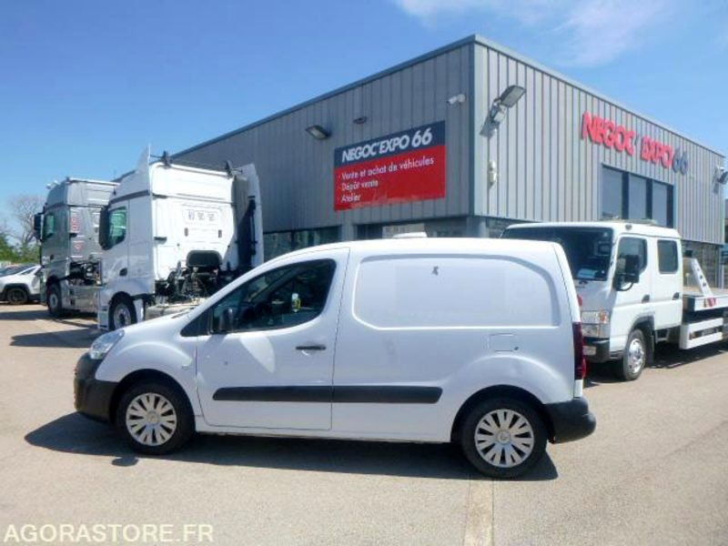 CITROEN BERLINGO UTILITAIRE BOITE AUTO - Mali kombi: slika CITROEN BERLINGO UTILITAIRE BOITE AUTO - Mali kombi CITROEN BERLINGO UTILITAIRE BOITE AUTO - Mali kombi: slika CITROEN BERLINGO UTILITAIRE BOITE AUTO - Mali kombi
