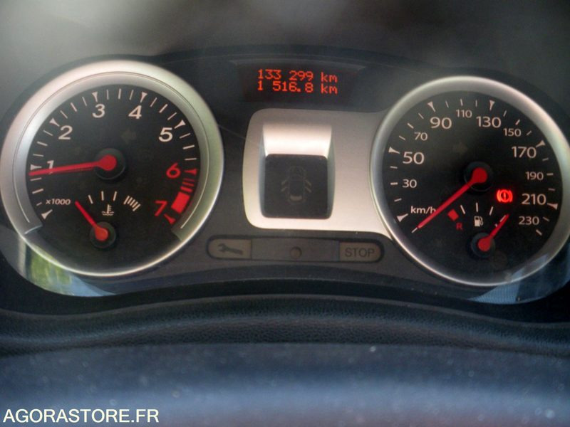 CLIO essence 133 578 km - Automobil: slika CLIO essence 133 578 km - Automobil CLIO essence 133 578 km - Automobil: slika CLIO essence 133 578 km - Automobil