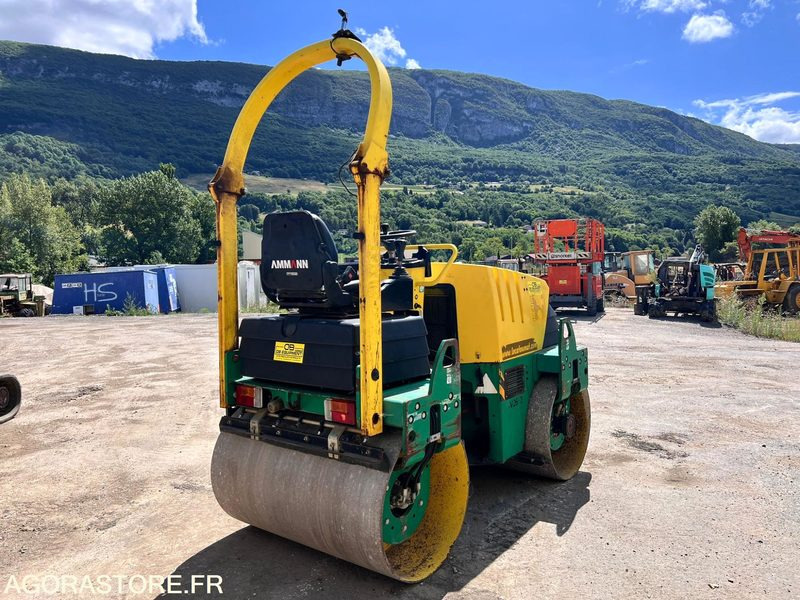COMPACTEUR AMMANN AV26-2 ROULEAU TANDEM VIBRANT ARTICULÉ - ANNÉE 2008 - 1765 H - Valjak: slika COMPACTEUR AMMANN AV26-2 ROULEAU TANDEM VIBRANT ARTICULÉ - ANNÉE 2008 - 1765 H - Valjak COMPACTEUR AMMANN AV26-2 ROULEAU TANDEM VIBRANT ARTICULÉ - ANNÉE 2008 - 1765 H - Valjak: slika COMPACTEUR AMMANN AV26-2 ROULEAU TANDEM VIBRANT ARTICULÉ - ANNÉE 2008 - 1765 H - Valjak