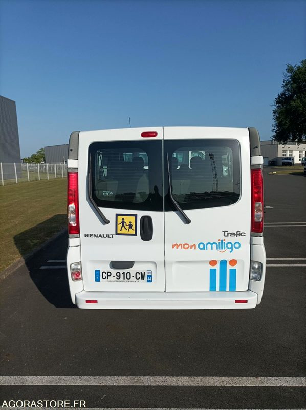 CP-910-CW - Roulant - RENAULT TRAFIC - VP - 9 Places - 308 000 Kms - Minibus, Putnički kombi: slika CP-910-CW - Roulant - RENAULT TRAFIC - VP - 9 Places - 308 000 Kms - Minibus, Putnički kombi CP-910-CW - Roulant - RENAULT TRAFIC - VP - 9 Places - 308 000 Kms - Minibus, Putnički kombi: slika CP-910-CW - Roulant - RENAULT TRAFIC - VP - 9 Places - 308 000 Kms - Minibus, Putnički kombi