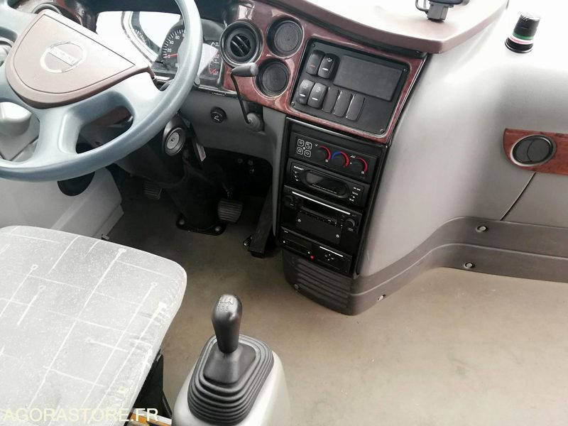 Car Isuzu Turquoise - 2017 - 110 000 km - Školski autobus: slika Car Isuzu Turquoise - 2017 - 110 000 km - Školski autobus Car Isuzu Turquoise - 2017 - 110 000 km - Školski autobus: slika Car Isuzu Turquoise - 2017 - 110 000 km - Školski autobus