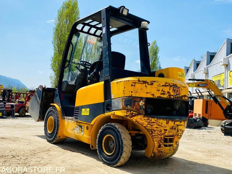 Chariot télescopique Teletruk JCB TLT30D - Année 2004 - 3870 h - Teleskopski rukovatelj: slika Chariot télescopique Teletruk JCB TLT30D - Année 2004 - 3870 h - Teleskopski rukovatelj Chariot télescopique Teletruk JCB TLT30D - Année 2004 - 3870 h - Teleskopski rukovatelj: slika Chariot télescopique Teletruk JCB TLT30D - Année 2004 - 3870 h - Teleskopski rukovatelj