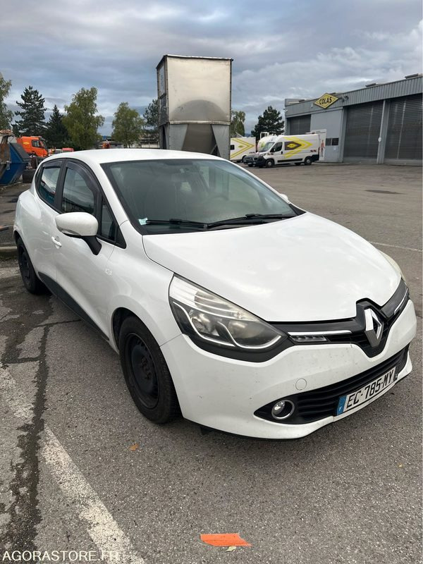 Clio 4 Société Air MédiaNav Ener - 2016 / 174160 KM (P0403661) - Automobil: slika Clio 4 Société Air MédiaNav Ener - 2016 / 174160 KM (P0403661) - Automobil Clio 4 Société Air MédiaNav Ener - 2016 / 174160 KM (P0403661) - Automobil: slika Clio 4 Société Air MédiaNav Ener - 2016 / 174160 KM (P0403661) - Automobil