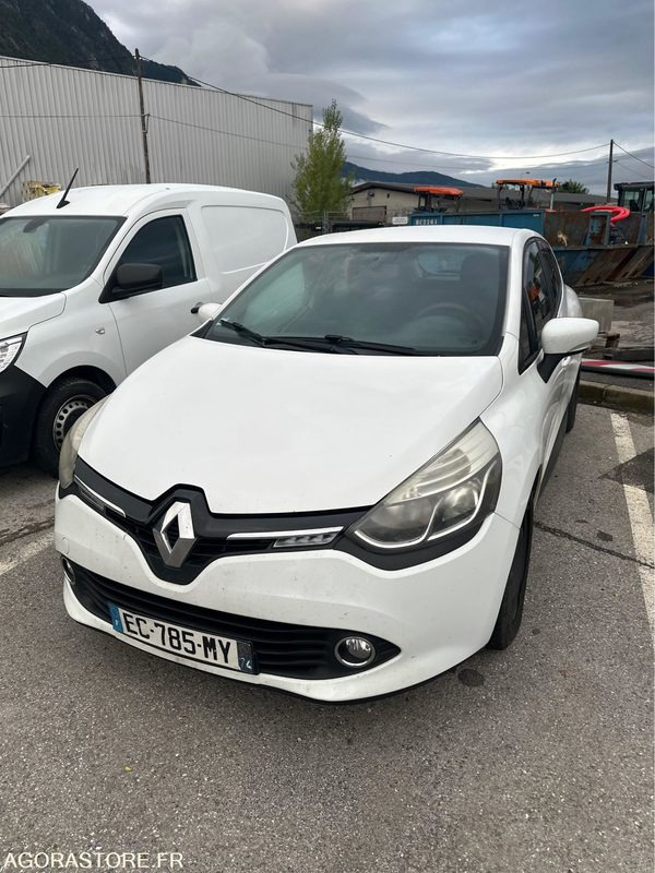 Clio 4 Société Air MédiaNav Ener - 2016 / 174160 KM (P0403661) - Automobil: slika Clio 4 Société Air MédiaNav Ener - 2016 / 174160 KM (P0403661) - Automobil Clio 4 Société Air MédiaNav Ener - 2016 / 174160 KM (P0403661) - Automobil: slika Clio 4 Société Air MédiaNav Ener - 2016 / 174160 KM (P0403661) - Automobil