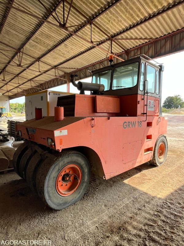 Compacteur à pneu type P3 HAMM - Valjak: slika Compacteur à pneu type P3 HAMM - Valjak Compacteur à pneu type P3 HAMM - Valjak: slika Compacteur à pneu type P3 HAMM - Valjak