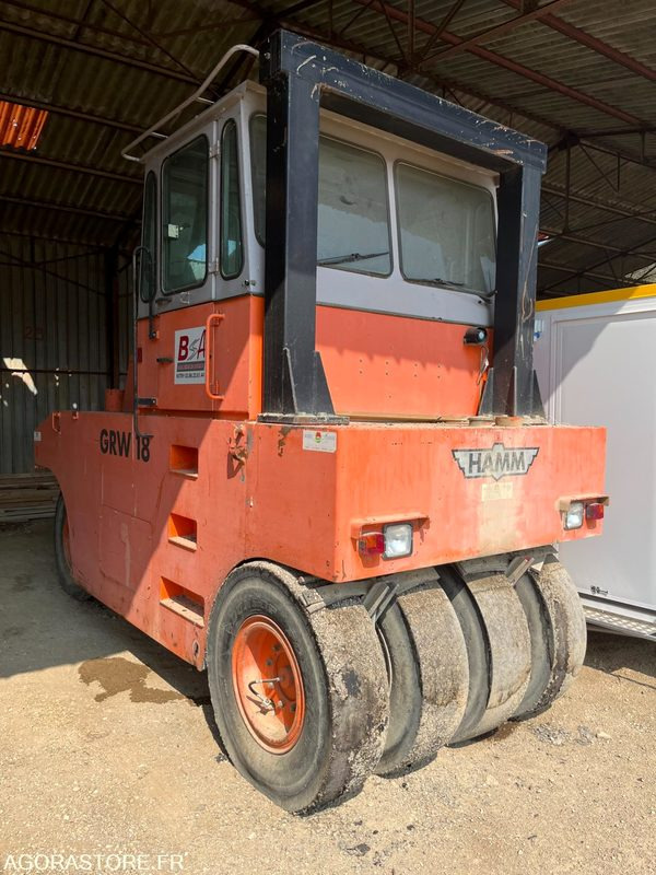 Compacteur à pneu type P3 HAMM - Valjak: slika Compacteur à pneu type P3 HAMM - Valjak Compacteur à pneu type P3 HAMM - Valjak: slika Compacteur à pneu type P3 HAMM - Valjak